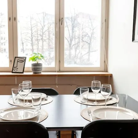 아파트 2ndhomes Cozy 1br W/ Balcony Next To Tram Stop