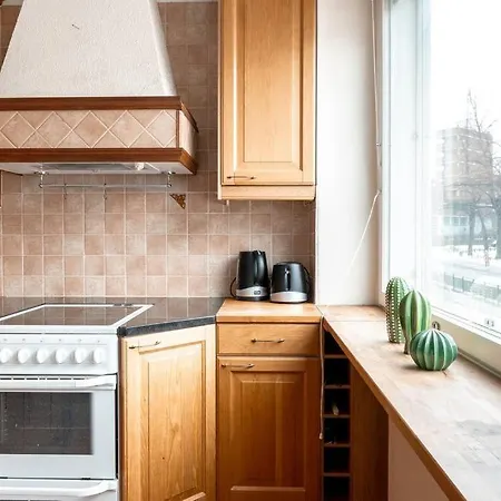 2ndhomes Cozy 1br W/ Balcony Next To Tram Stop * 헬싱키
